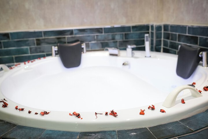 Hot Tub 45 of 66