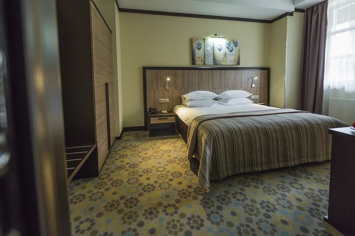 Room 28 of 113