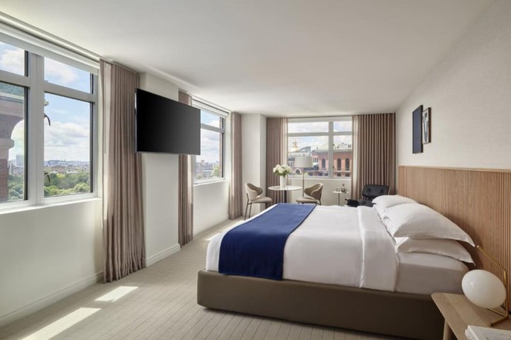 Room 43 of 120