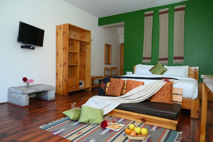 Room 3 of 61