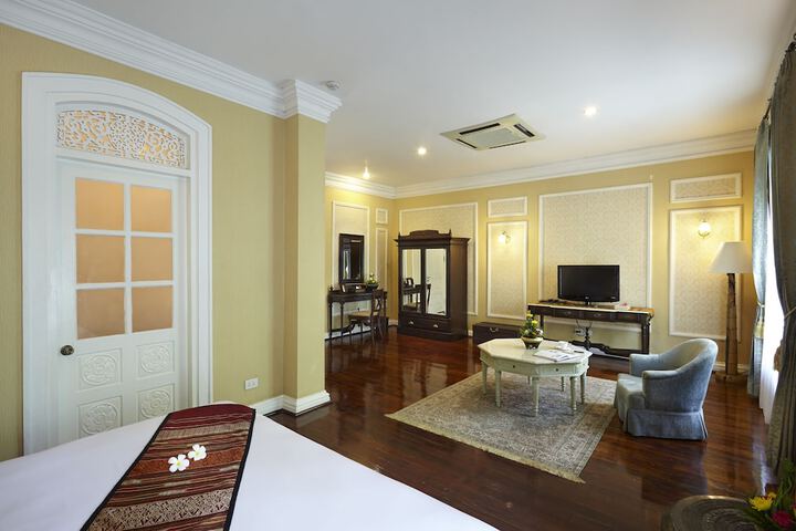 Room 3 of 16