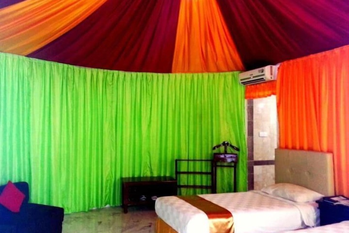 Room 5 of 34