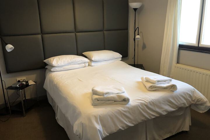 Room 2 of 22