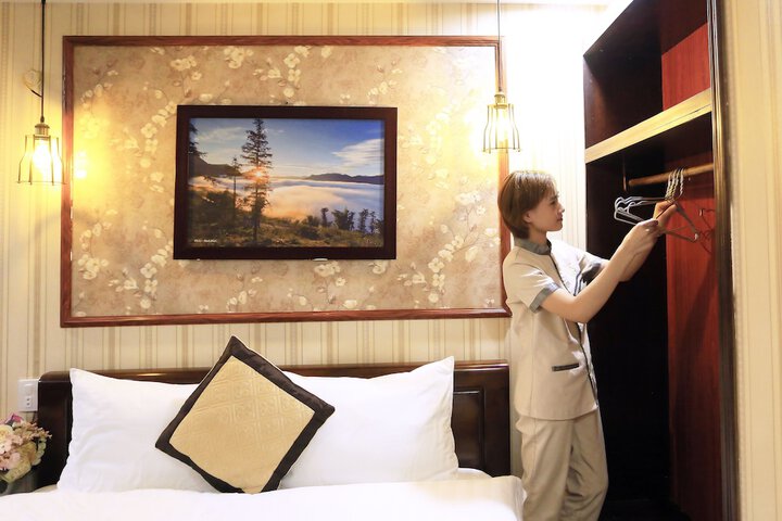 Room 14 of 22