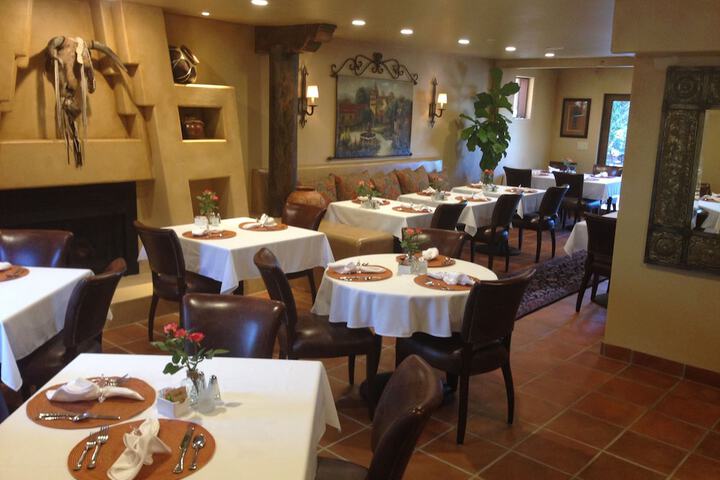 Dining 239 of 285