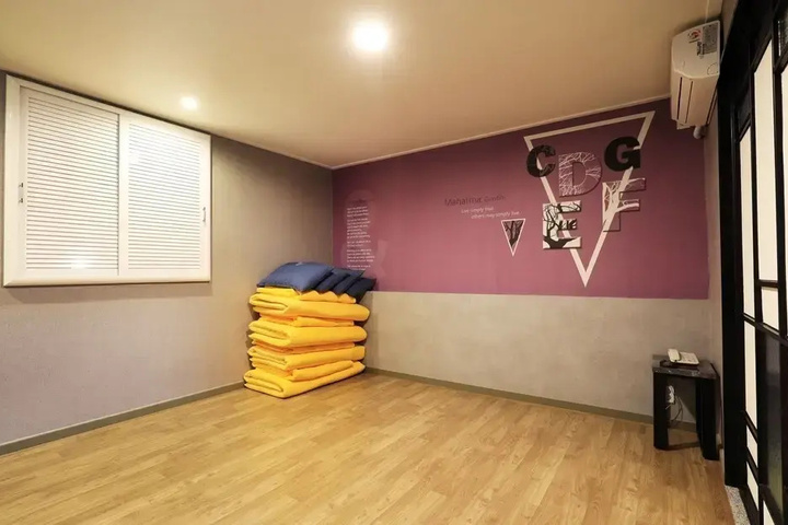 Room 15 of 24