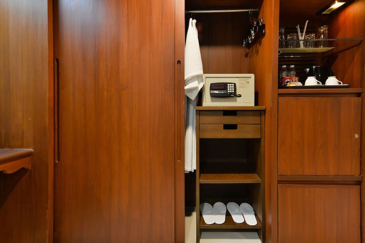 Room 32 of 125
