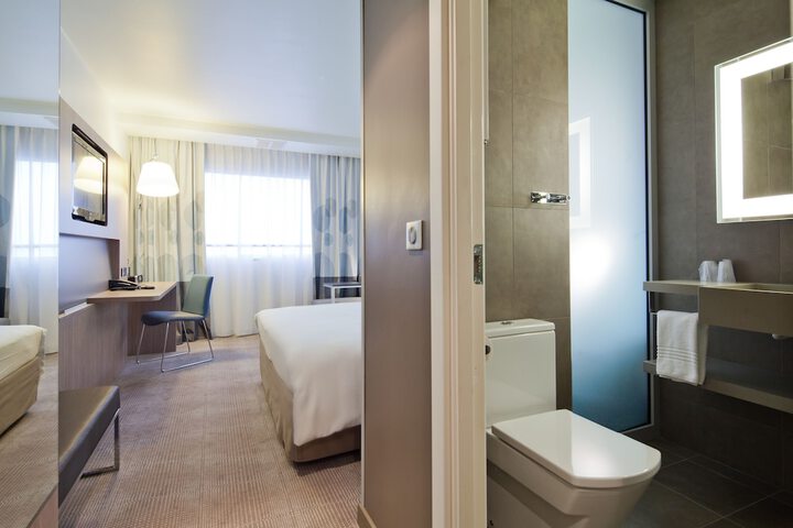 Room 72 of 173