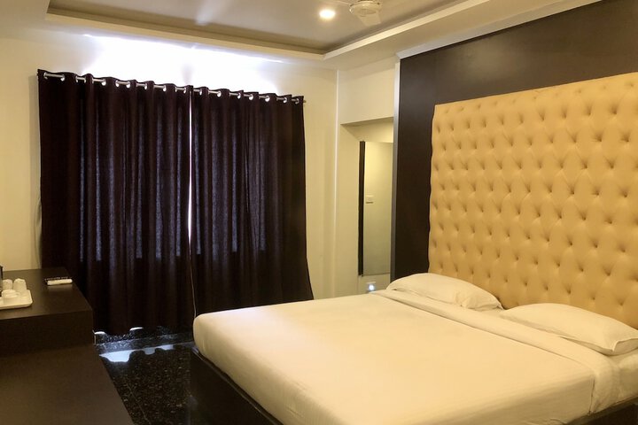 Room 13 of 40