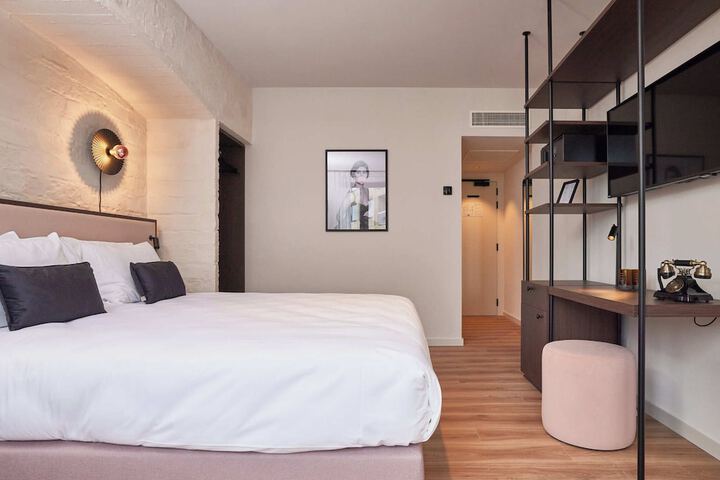 Room 34 of 67