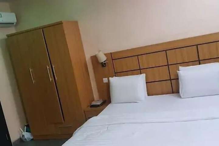 Sonamoni Hotel