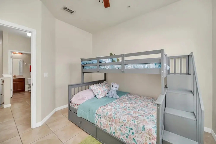 Room 2 of 20