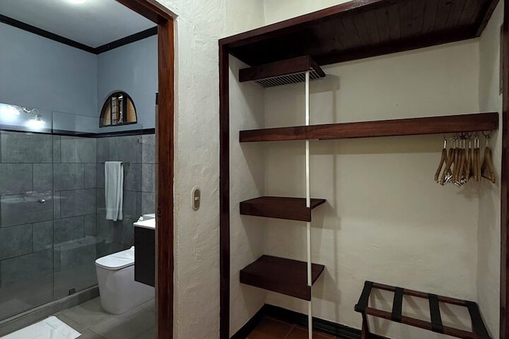 Room 102 of 159