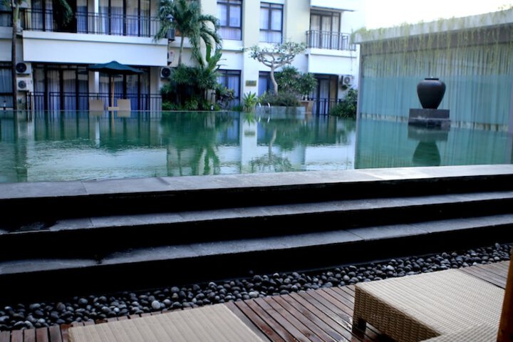 Hotel with Pool