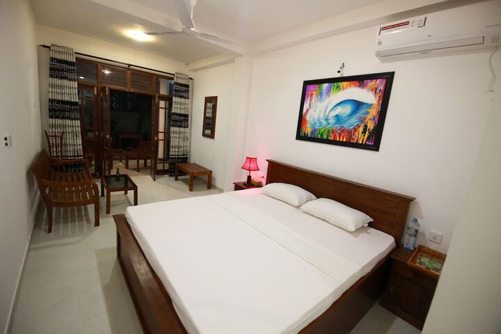 Room 25 of 54