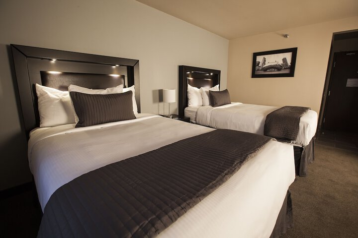 2 Double Beds (12 of 12)