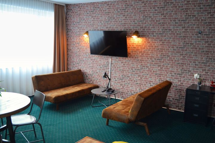 Room 38 of 60