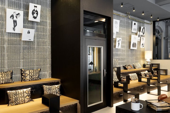 Entrance & Lobby