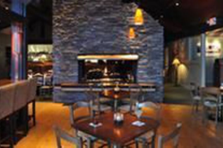 Dining 4 of 21