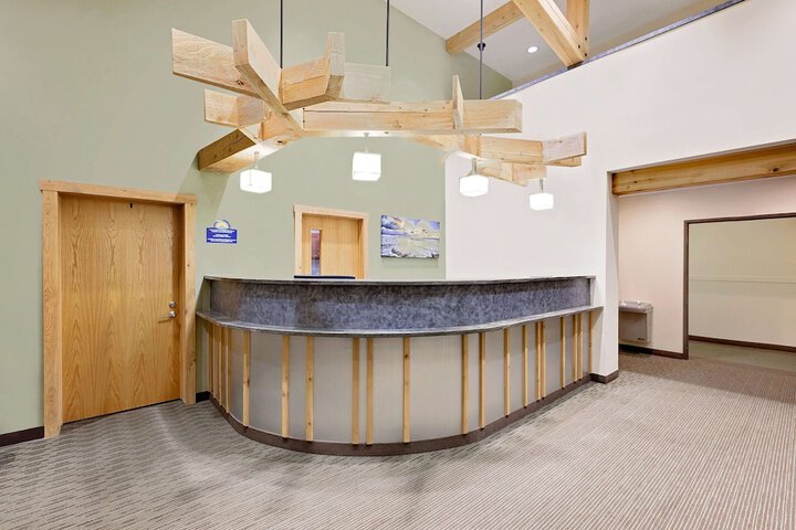 Entrance & Lobby