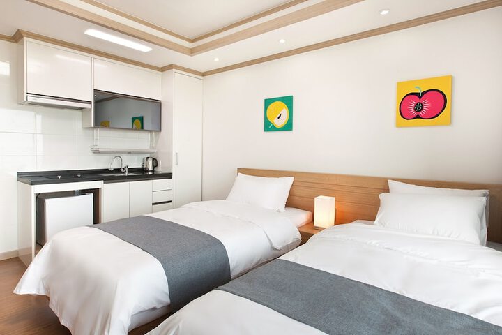 Room 6 of 45