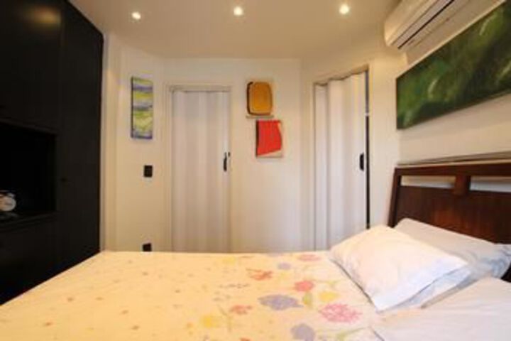 Room 9 of 24