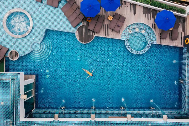 Pool 62 of 125