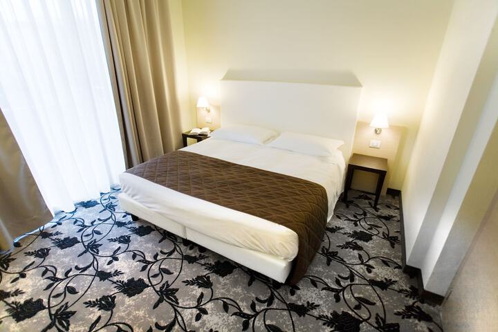 Room 4 of 56