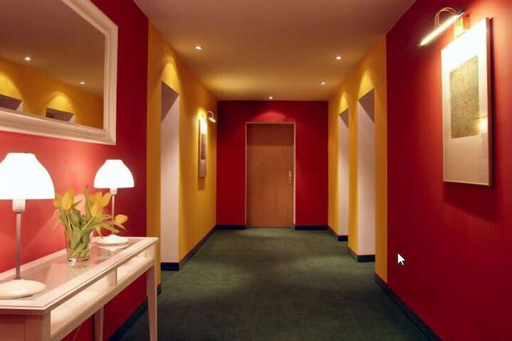 Ballroom/Hall 41 of 46