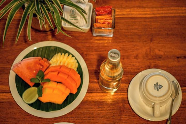 Dining 33 of 51