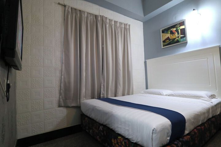 Room 38 of 61