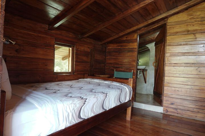 Room 8 of 160