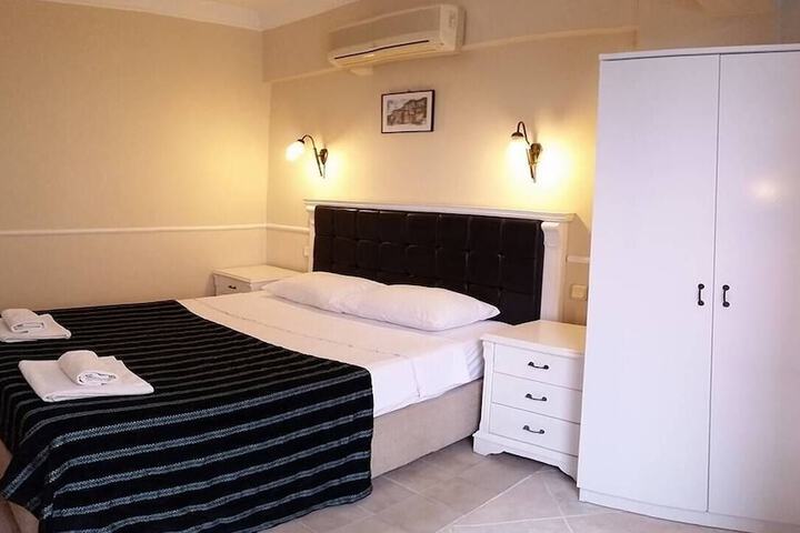 Room 7 of 20