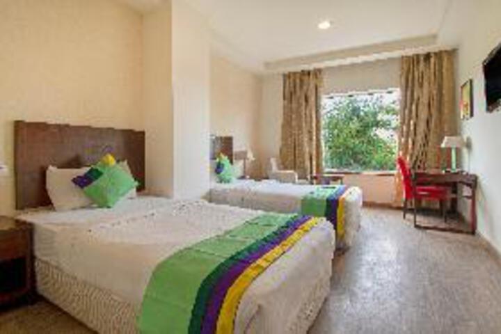 Room 9 of 20