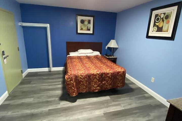 1 Queen Bed (19 of 69)