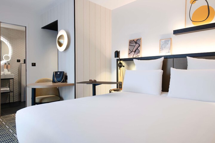 Room 25 of 72