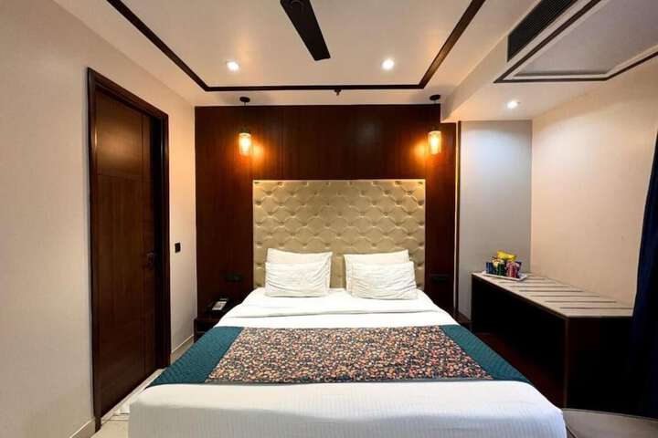 Room 4 of 26