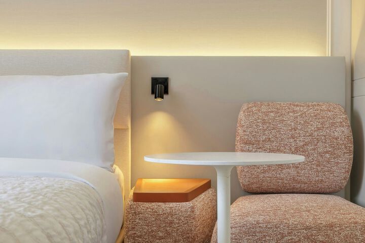 Room 27 of 108