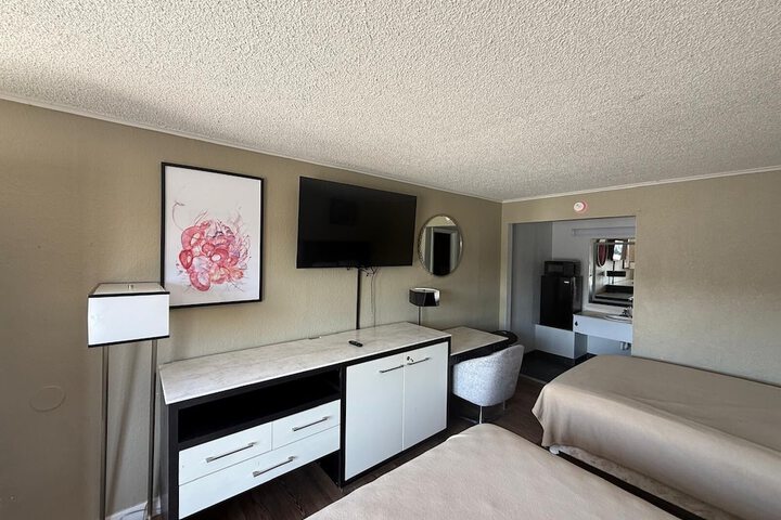 Room 5 of 20