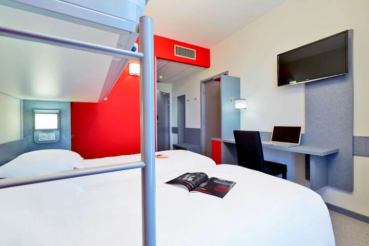 Room 14 of 38
