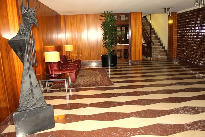 Guest Lobby