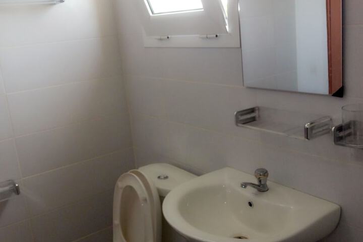 Room 17 of 32