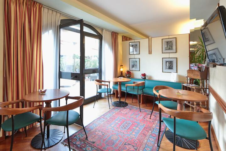Hotel Interior 4 of 67