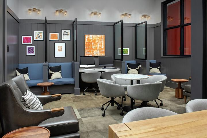 Business Center 39 of 42