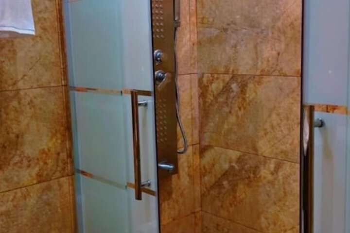 Room 28 of 43