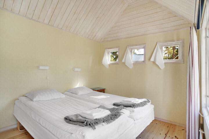 Room 9 of 70
