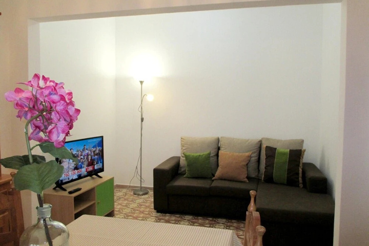 Room 4 of 23
