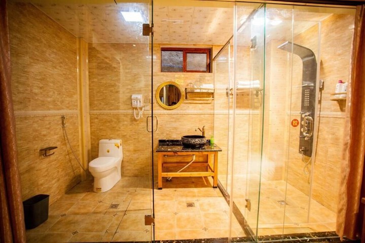 Room 5 of 24