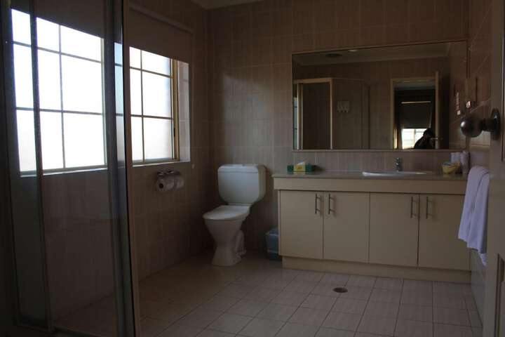 Room 27 of 35