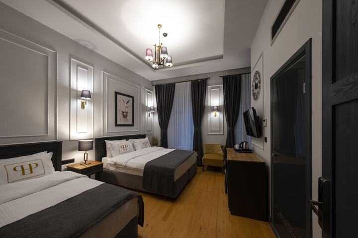 Room 32 of 134